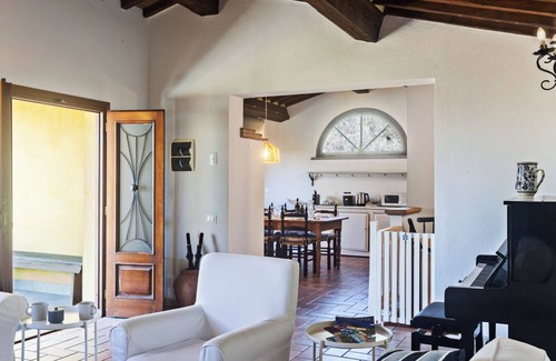 Bibbona Casa | Casa con piscina, casa típica toscana típica en lo alto de una colina adyacente al antiguo pueblo de Bibbona
