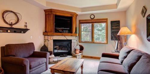 Four O'Clock Apartamento | Tyra Riverbend 111 condo