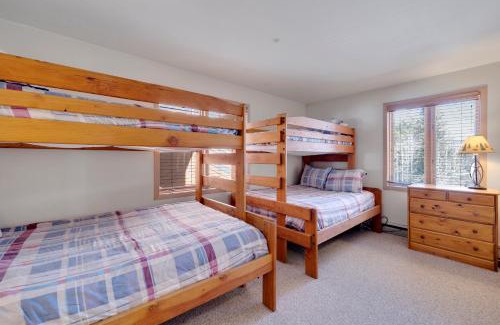 Four O'Clock Apartamento | Tyra Stream 234 by Ski Country Resorts