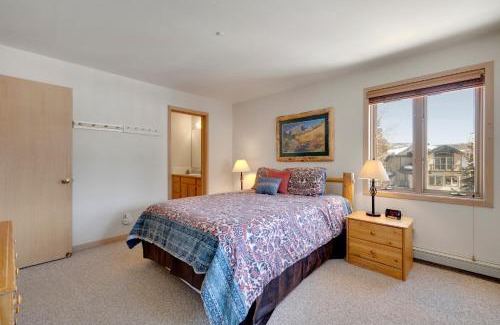 Four O'Clock Apartamento | Tyra Stream 234 by Ski Country Resorts