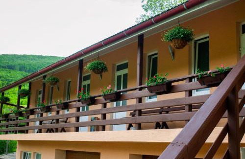 Polyana Casa | U Eli