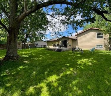 Saint Marys  Saint Joseph County Casa | U of ND Oasis Cozy Minimalist 4bd with Outdoor Deck and Playground