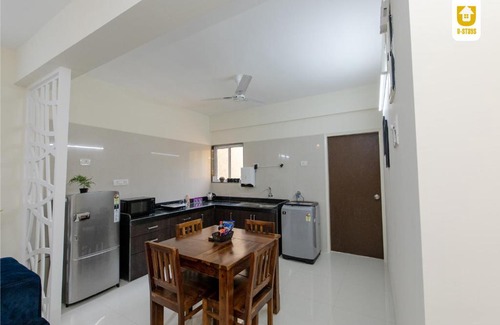 Anjuna Apartamento | U-stays - 2 bhk, Pool view flat with WIFI in Anjuna