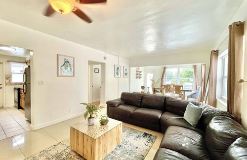 Dolphin Isles Apartamento | U1-Beachfront-Paradise-Downtown