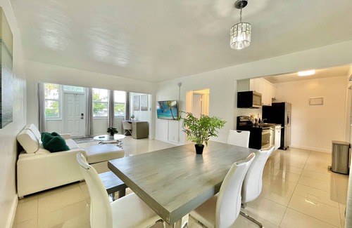 Dolphin Isles Apartamento | U2-Sunrise Beach Sensation Marvelous apartment with AC in Fort Lauderdale