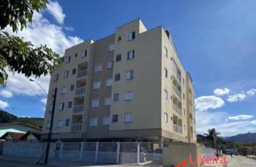 Estufa II Apartamento | Ubatuba Apartamento a 9 minutos da praia grande 6P