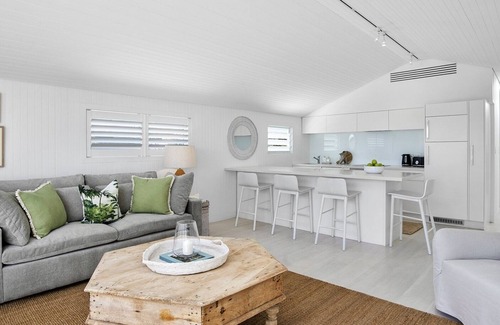 Manly Casa | Uber Luxury 5 Bedroom Home - Complete Beachfront