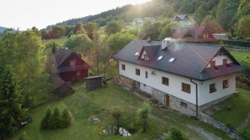 Oscadnica Casa | Ubytovanie Eva
