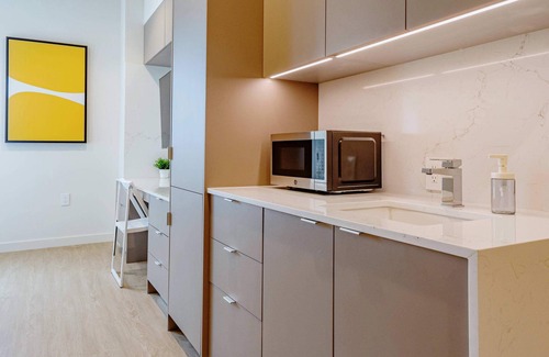 West Los Angeles Apartamento | UCLA Chic Coliving Suite and Private Bath