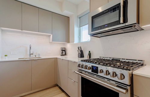 West Los Angeles Apartamento | UCLA Chic Coliving Suite and Private Bath