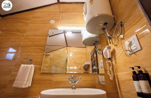 Naddi Hotel | Udechee Huts Hotel