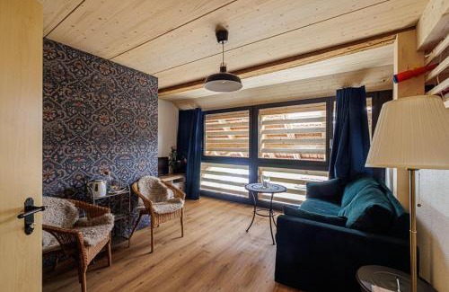 Meikirch Casa | Uelis-Stöckli-Gästezimmer auf Bauernhof mit Billiard und Alpakatrekking