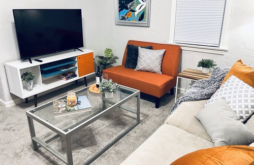 Gainesville Cabaña | UF Cottage Retreat w/Firepit - Walk to Campus