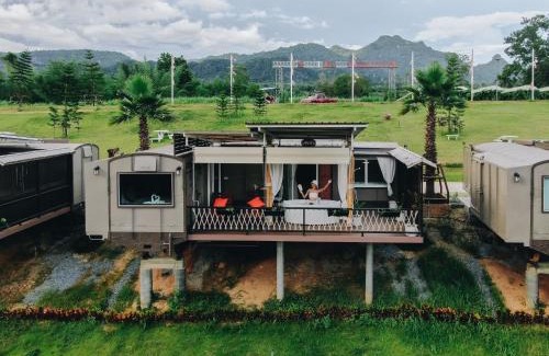 Sai Yok Complejo | UHAUS Train Cabin Resort
