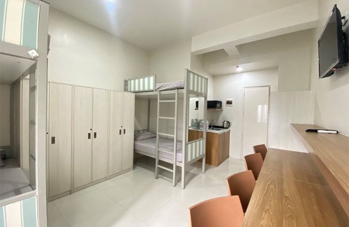 Sampaloc Hotel | UHome Lacson