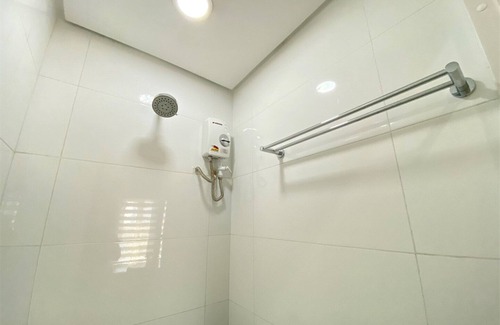 Sampaloc Hotel | UHome Lacson
