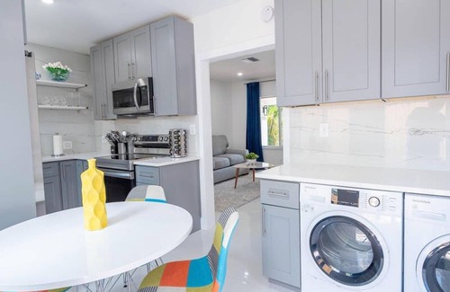 Downtown Fort Lauderdale Apartamento | Uhost AI 1B Retreat Fully Equipped w Patio