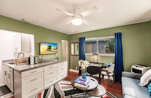 Downtown Hollywood Apartamento | Bnb Hyperion Chic 1BR Haven in Hollywood
