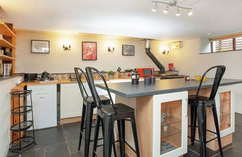 Sticklepath Cabaña | UK45543-The Threshing Barn