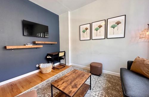 West Town Apartamento | Ukrainian Village 2BR Modern Apartment D1