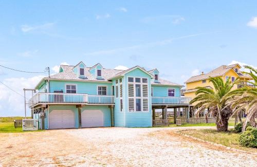 Surfside Beach Casa | Ultimate Beachfront Beach Access Fenced Yard