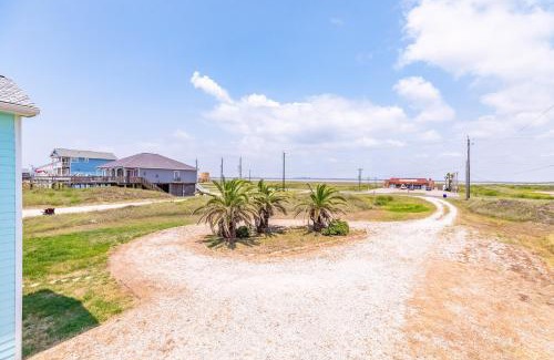 Surfside Beach Casa | Ultimate Beachfront Beach Access Fenced Yard