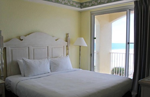 Bostroms Complejo | Ultimate Adventure in Florida! Four Amazing Units, Pool, Shop at Volusia Mall