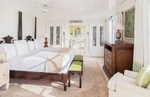 Grace Bay Hotel | Ultimate Beachfront Retreat with Pool, Gourmet Dining, and Ocean Views