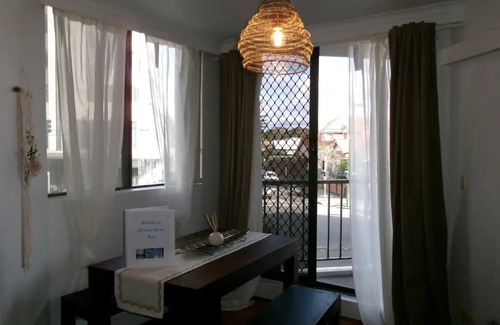 Brighton-le-Sands Casa | "Ultimate beach pad"