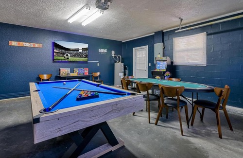 Seminole Villa | Ultimate Beach Getaway · Mins from Beach · Hot Tub · Heated Pool · Game Room