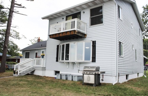 Au Gres Casa | Ultimate Beach Retreat on Lake Huron