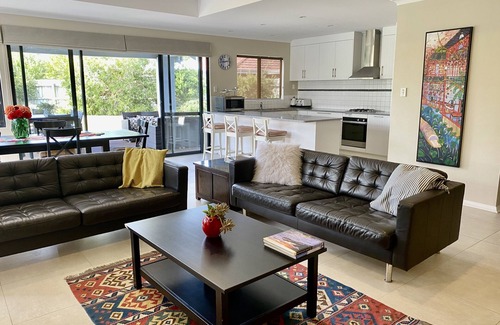 Quindalup Casa | Ultimate Dunsborough home, close to Quindalup Bay - ideal for extended families.