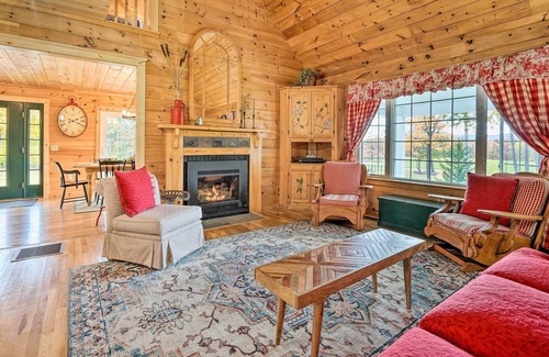 Wardsboro Casa | Rústica East Dover Home w / Deck - ¡Cerca del monte Snow!