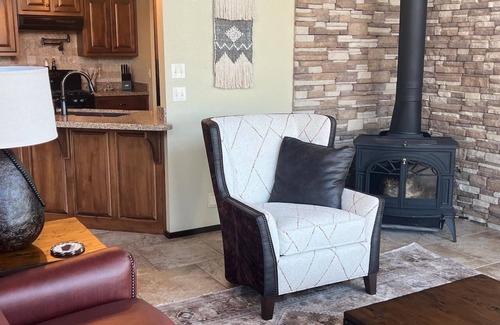 Mount Judea Casa | Ultimate Entertaining Modern Lodge Privacy & Views