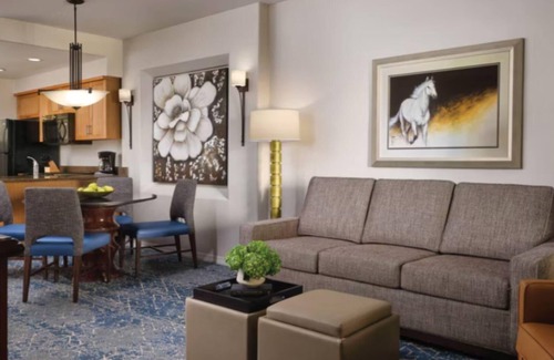 North Scottsdale Complejo | Ultimate Family Getaway at Sheraton Desert Oasis Villas-2 Bd lockoff