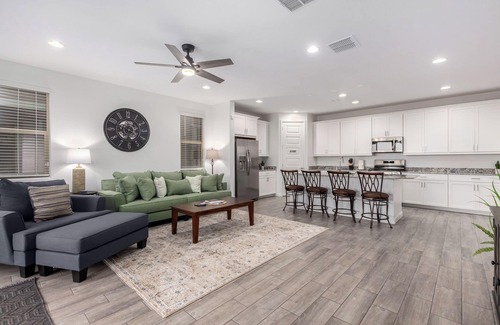 Desert View Casa | Ultimate Family Getaway: Luxurious 4BR Home with Pool & Mountain Views!