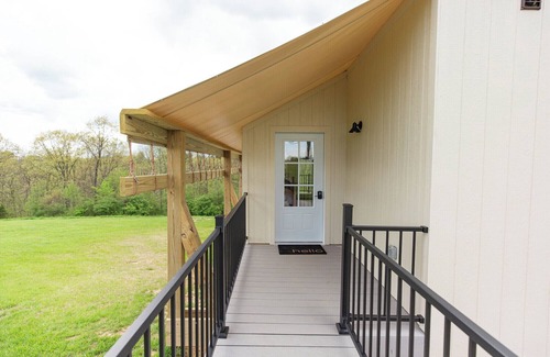 Williamstown Apartamento | Ultimate Family Glamping Tent (w/ twisty slide)