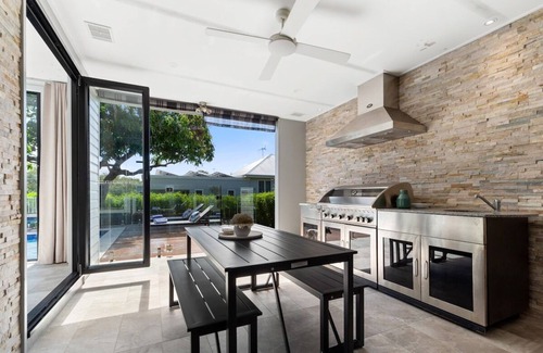 Carina Casa | Ultimate Family Retreat|Pet Friendly|Long Stays