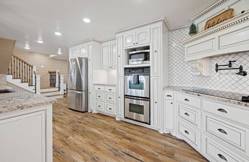 Berryville Casa | Ultimate Family Riverfront Retreat: 5-Bedroom Retreat -sleeps 15