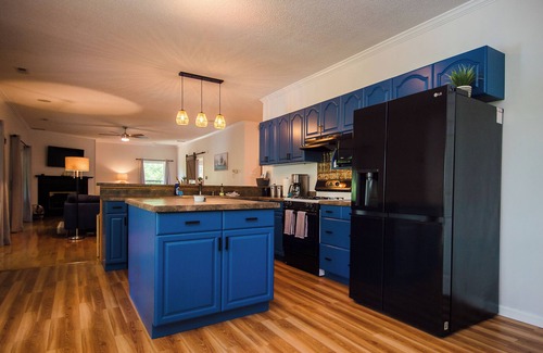 Oconee County Casa | Spacious Lakefront for Large Families/Friends