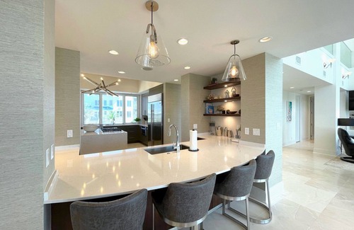 Villa Segunda Casa | ¡Recién actualizado Luxury Gulf Front Home en 1212 Ariola Drive!