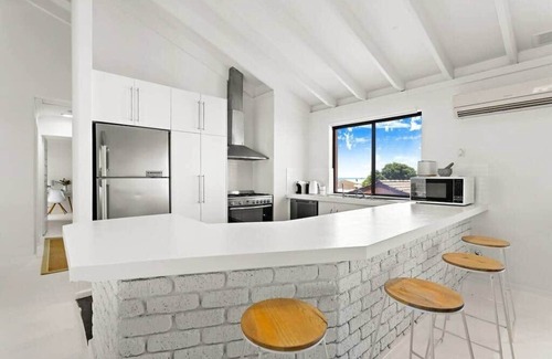 Falcon Casa | Ultimate Mandurah Beach Escape | Oceanview | Sleeps 12 | Pets Welcome
