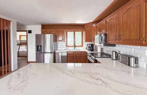 East Stroudsburg Casa | Ultimate Mountain View Retreat w/ Private Pool, Hot Tub, Sauna, Cold Plunge