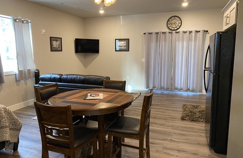 Elkhart Lake Condominio | Ultimate Racing Fan Suite Near Road America – Relax Between Laps!