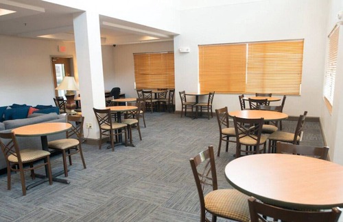 Chanhassen Casa | Ultimate Room for Staycation! Free Breakfast