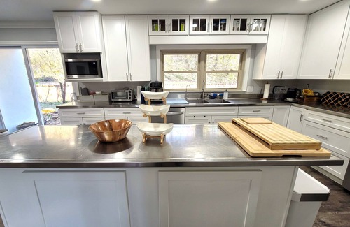 Red Bank Casa | Ultimate Serene Mountain Retreat on 1+ Acre Private Land, Minutes to Downtown