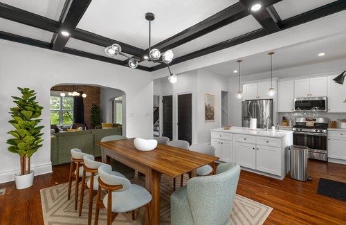 Shaw Casa | Ultimate St. Louis Retreat - ArcadeRoom - PingPong