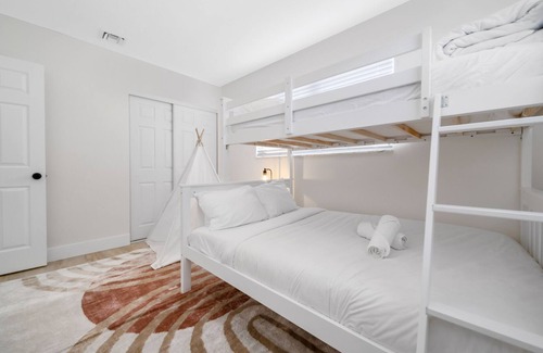 Hallandale Beach Casa | Ultimate Vacation Retreat with a Pool