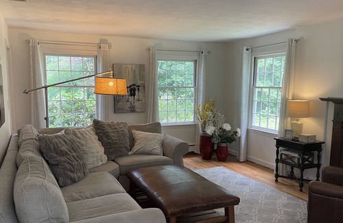 West Simsbury Casa | Ultimate West Simsbury 5 Bedroom House Rental with Private Pool and Outdoor Spa