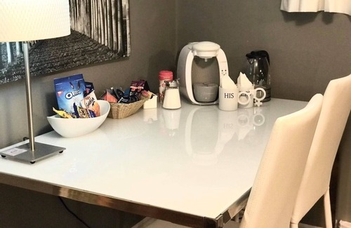 Dorval Apartamento | Ultra-clean basement apartment near Montreal airport!